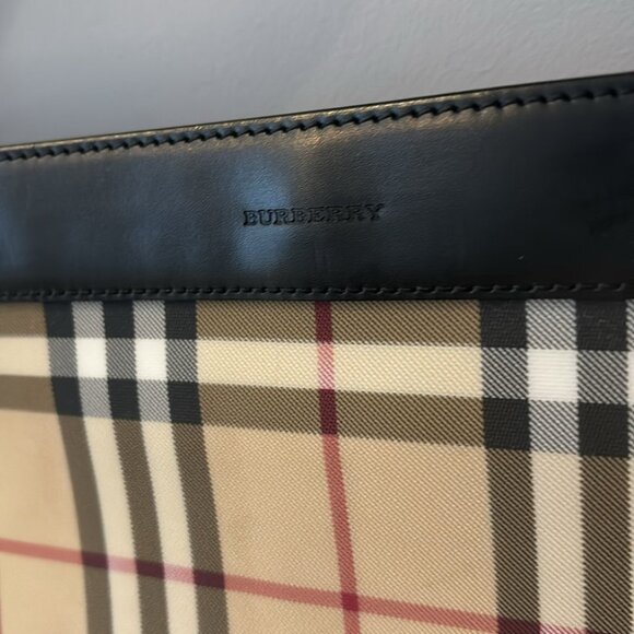 Burberry London Authentic Vintage Check Shoulder Bag - Picture 9 of 16